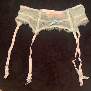 EUC VS Very Sexy Garter Belt